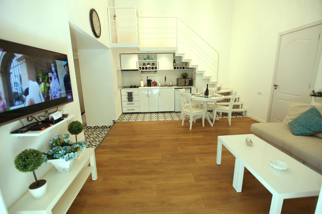 Diplomat Apartment Tbilisi Buitenkant foto