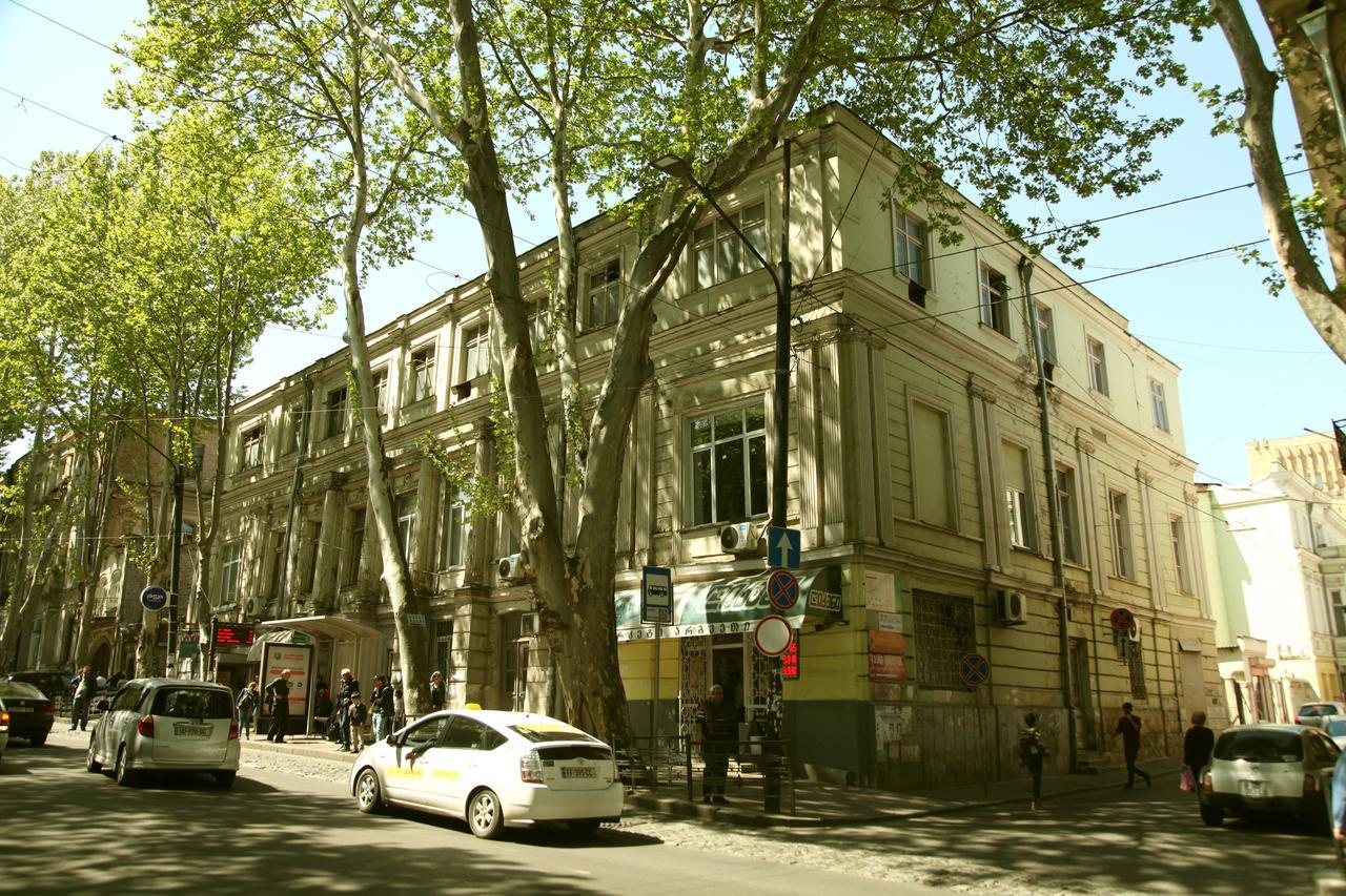 Diplomat Apartment Tbilisi Buitenkant foto
