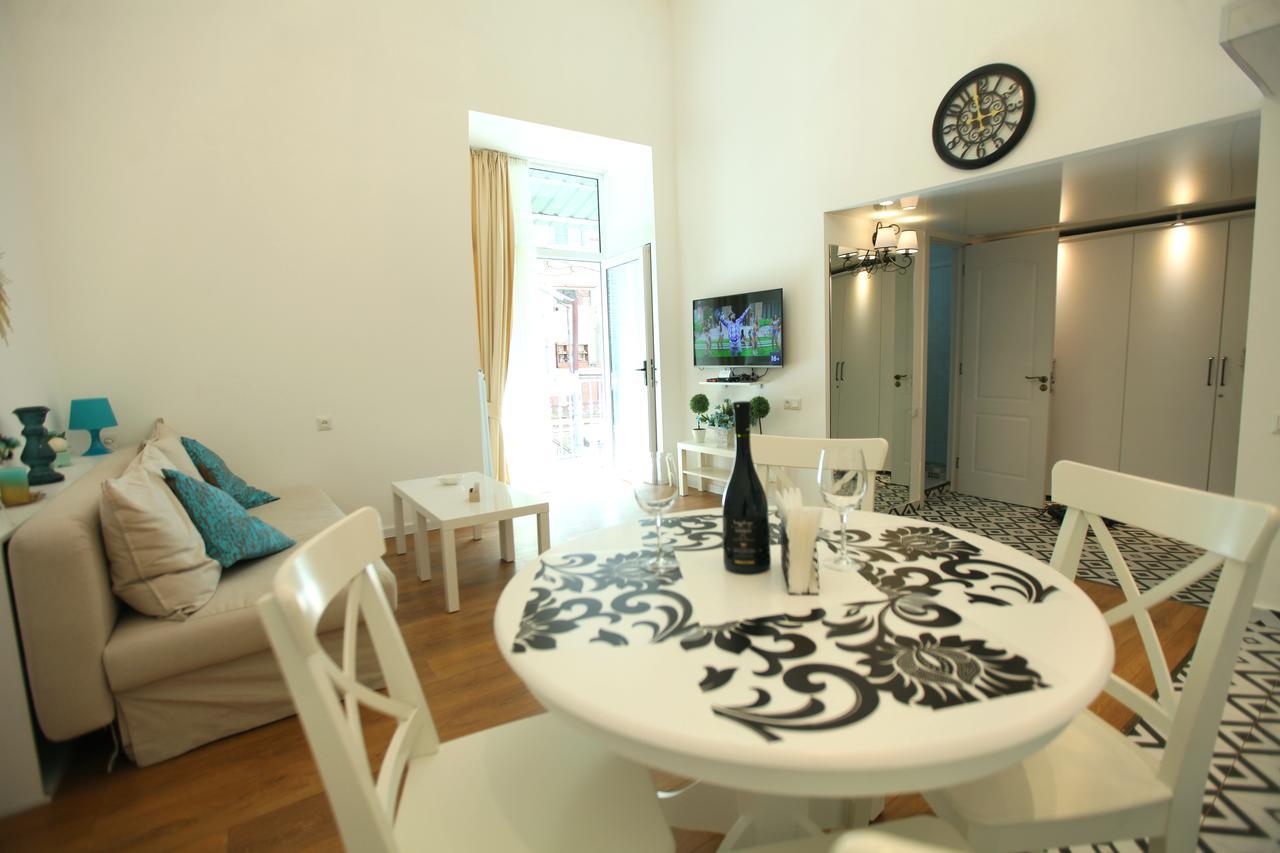 Diplomat Apartment Tbilisi Buitenkant foto
