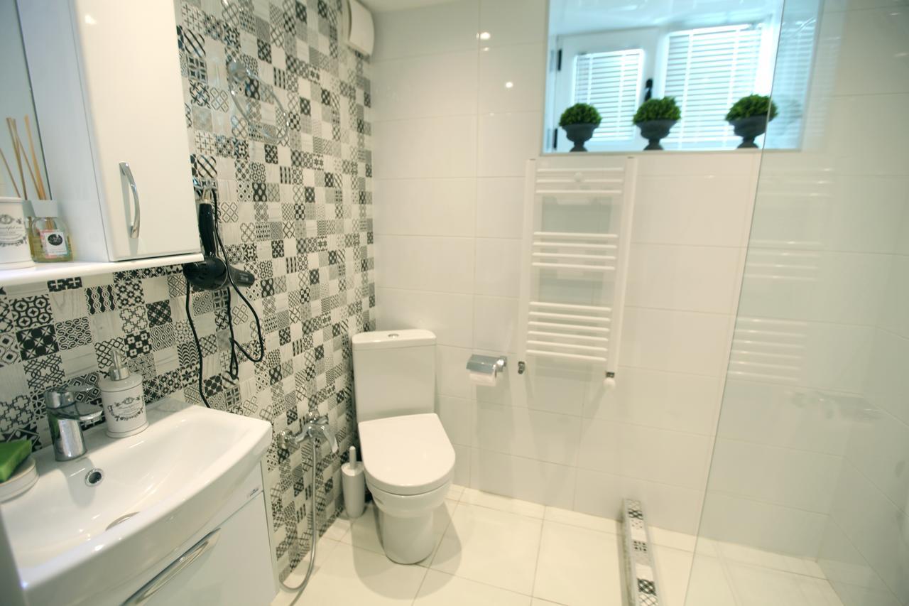 Diplomat Apartment Tbilisi Buitenkant foto