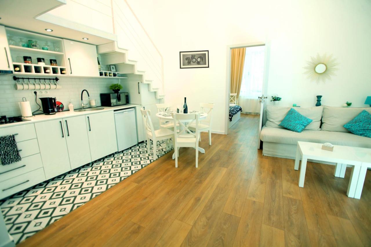 Diplomat Apartment Tbilisi Buitenkant foto